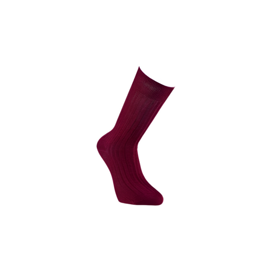 Chaussettes bordeaux en fil d’écosse.